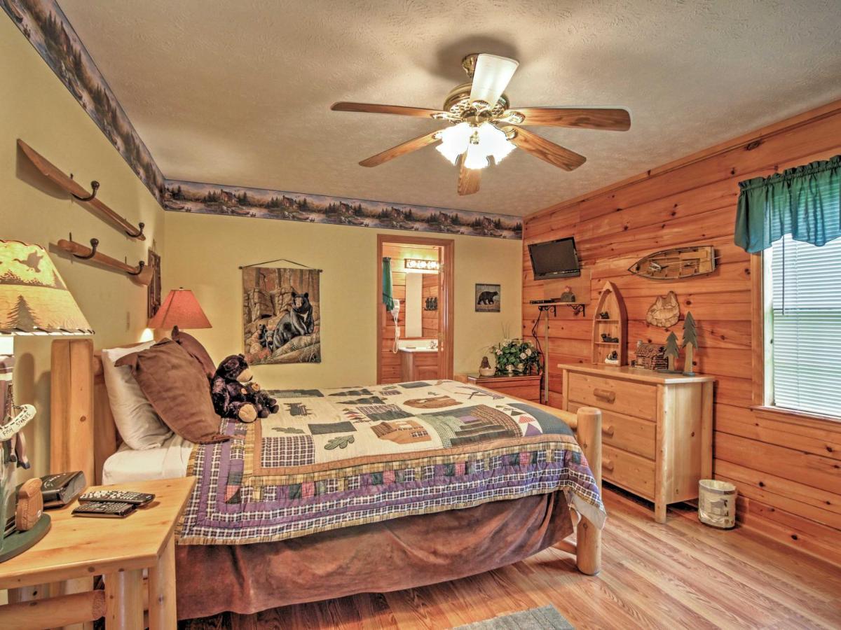 Idyllic Cabin With Hot Tub Less Than 2 Mi To Dollywood! Сев'єрвілл Екстер'єр фото