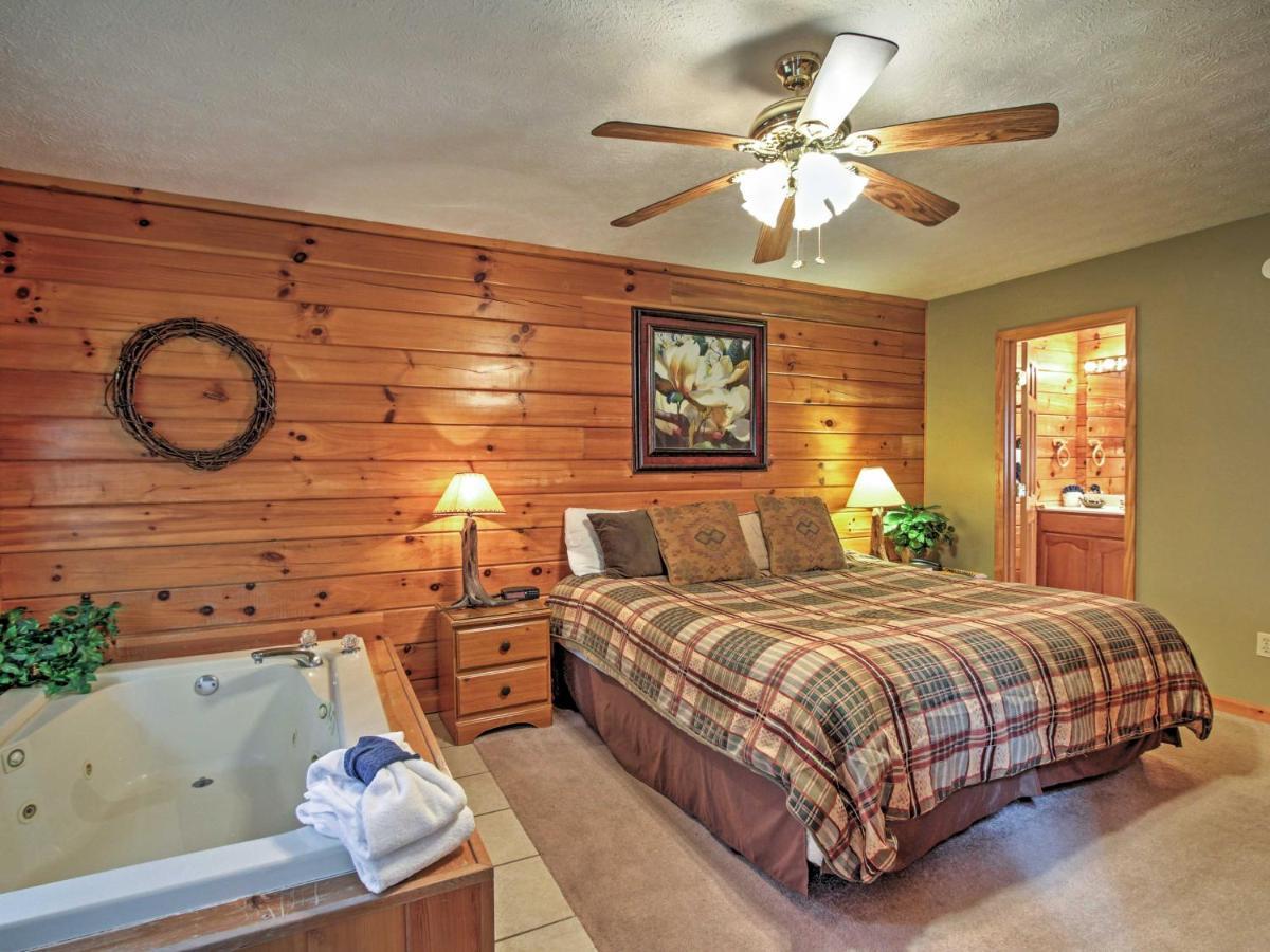 Idyllic Cabin With Hot Tub Less Than 2 Mi To Dollywood! Сев'єрвілл Екстер'єр фото