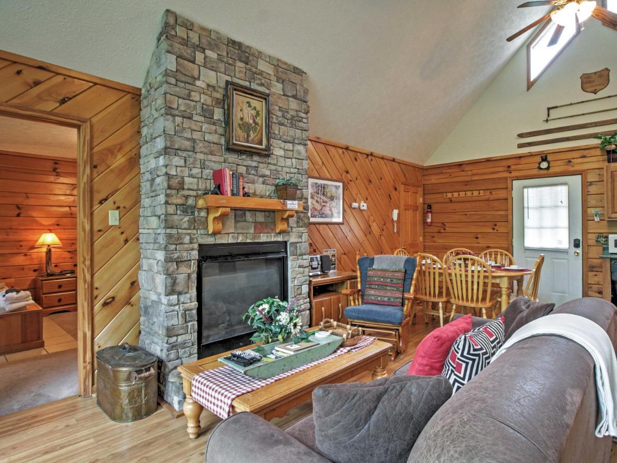 Idyllic Cabin With Hot Tub Less Than 2 Mi To Dollywood! Сев'єрвілл Екстер'єр фото